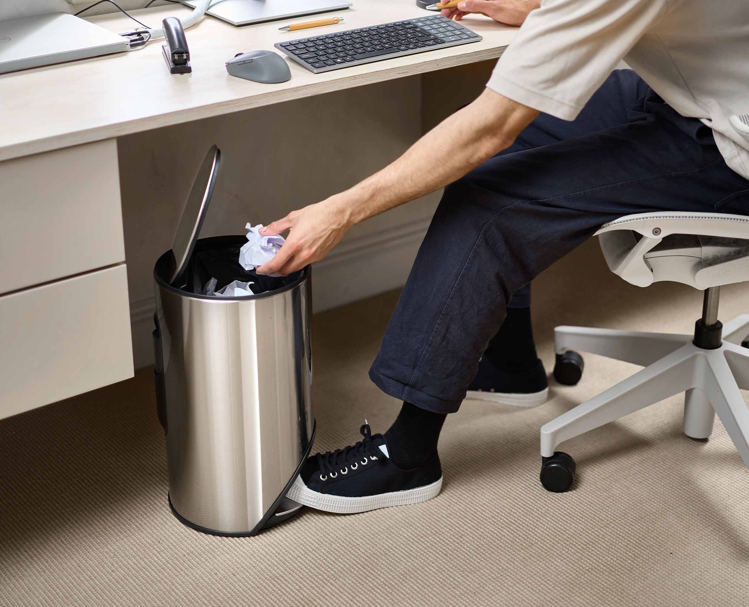 Poubelle 10l Inox Arc™ Easy-Push - Image 3