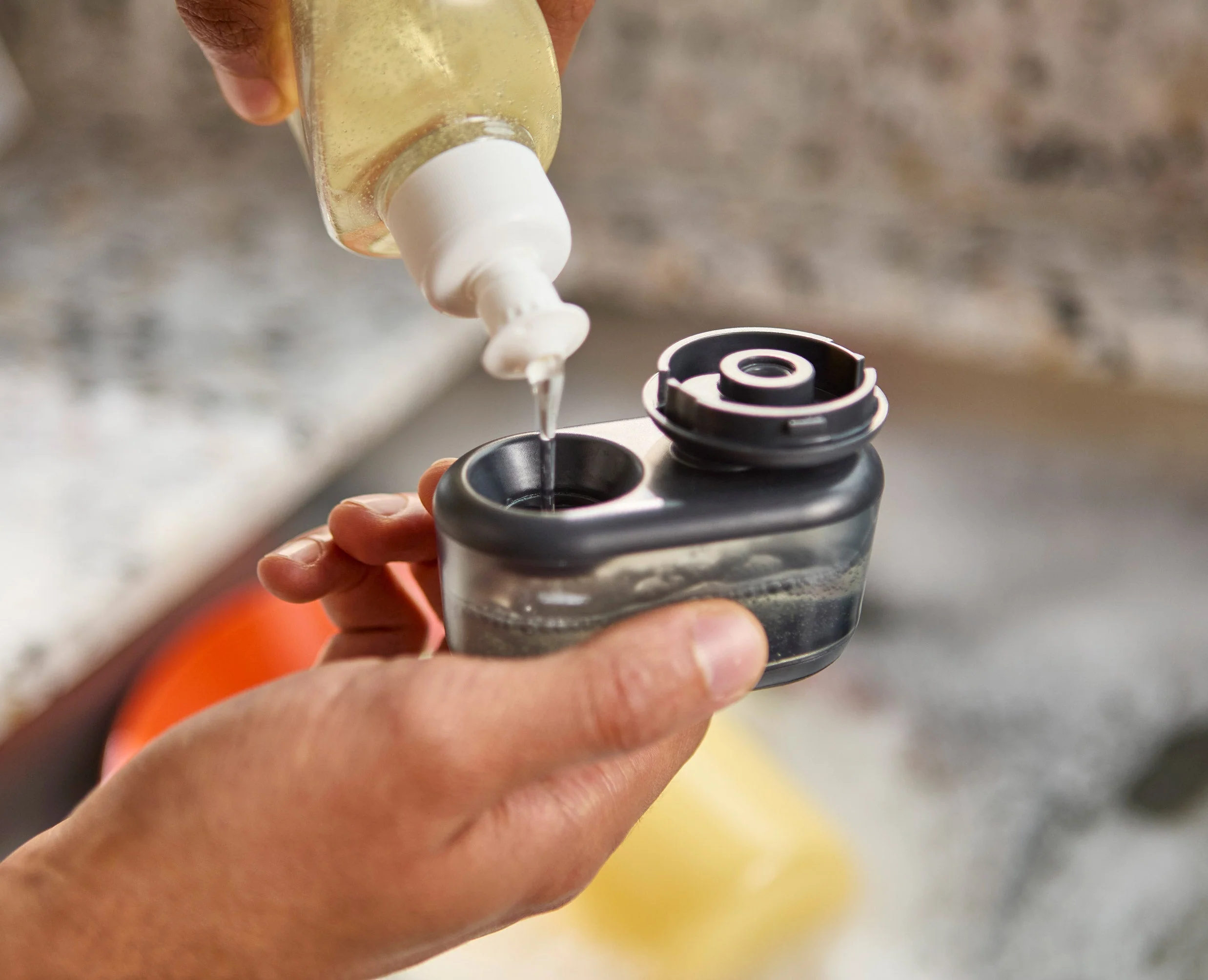 Brosse à Vaisselle à Paume avec Support Inox et 6 Têtes de Rechange SinkTech - Image 7