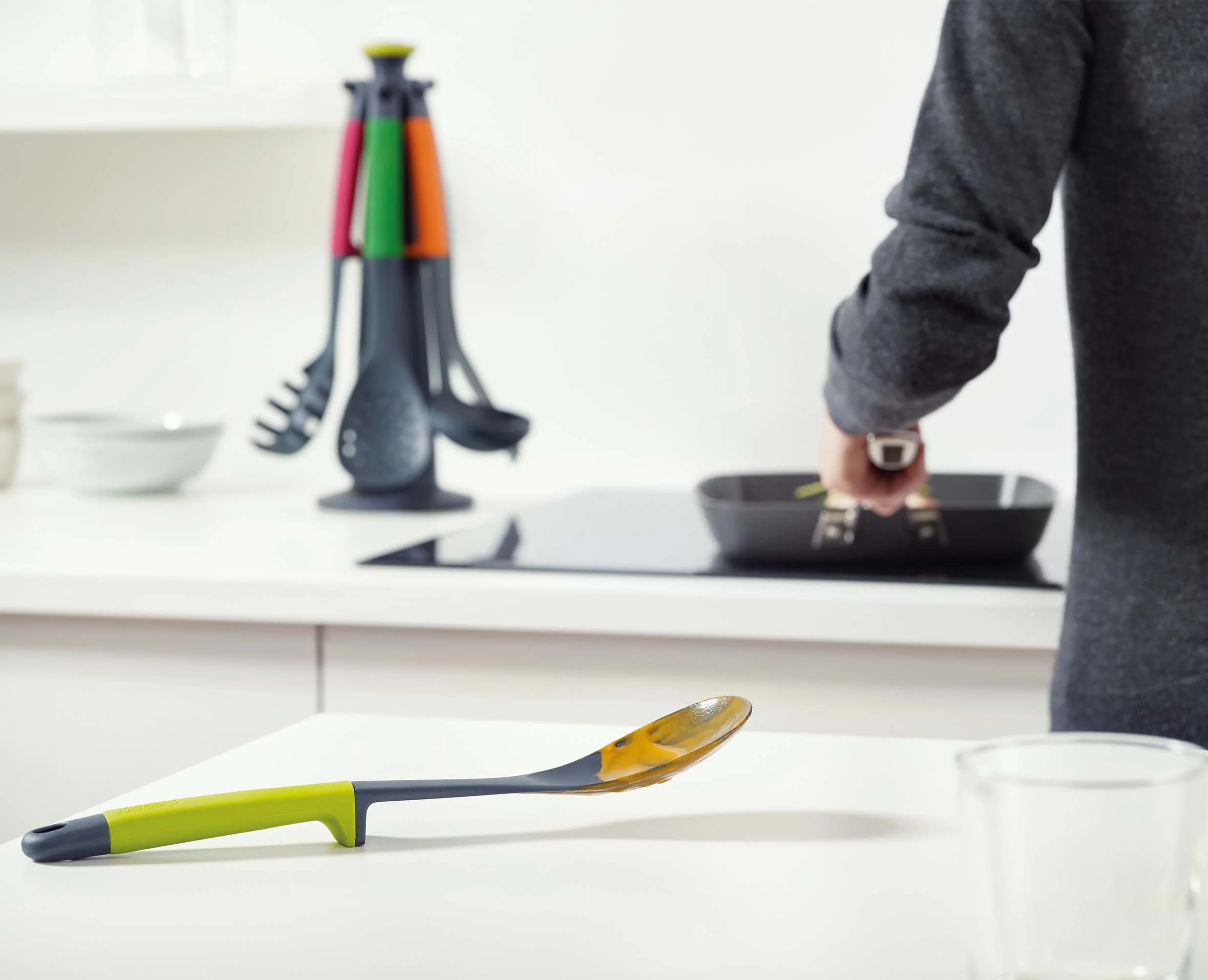 Carrousel de 6 Ustensiles de Cuisine Elevate™ - Image 3