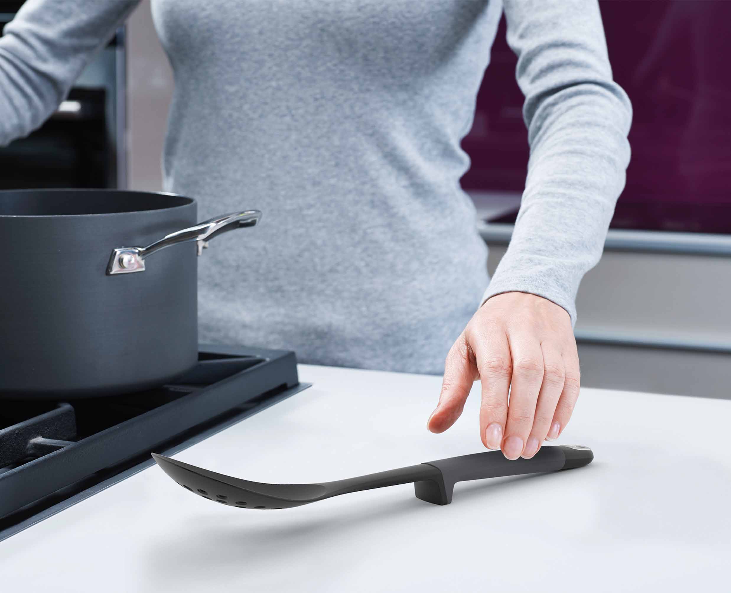 Carrousel de 6 Ustensiles de Cuisine avec Pinces Gris Elevate™ - Image 3