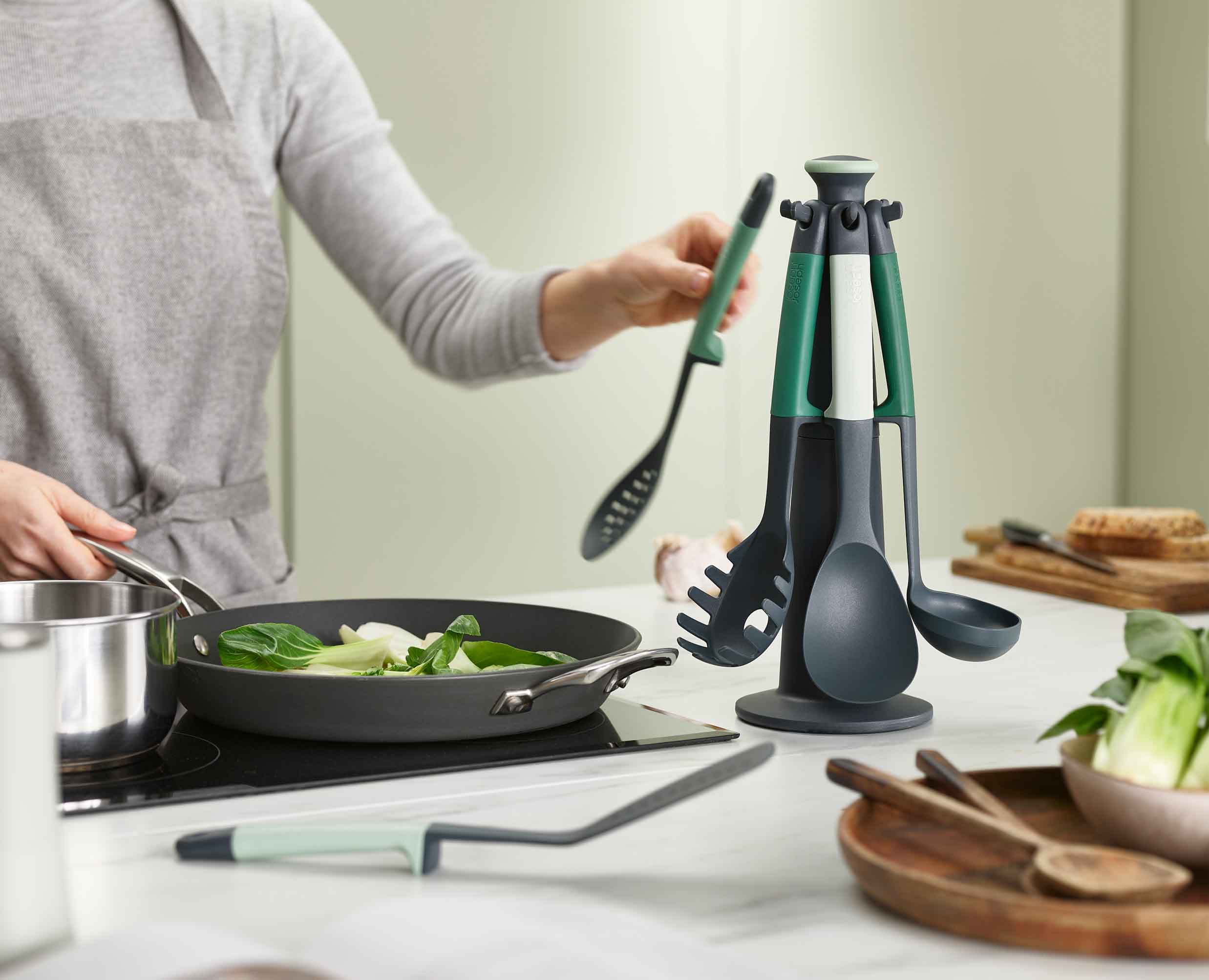 Carrousel de 6 Ustensiles de Cuisine Vert Elevate™ - Éditions - Image 3