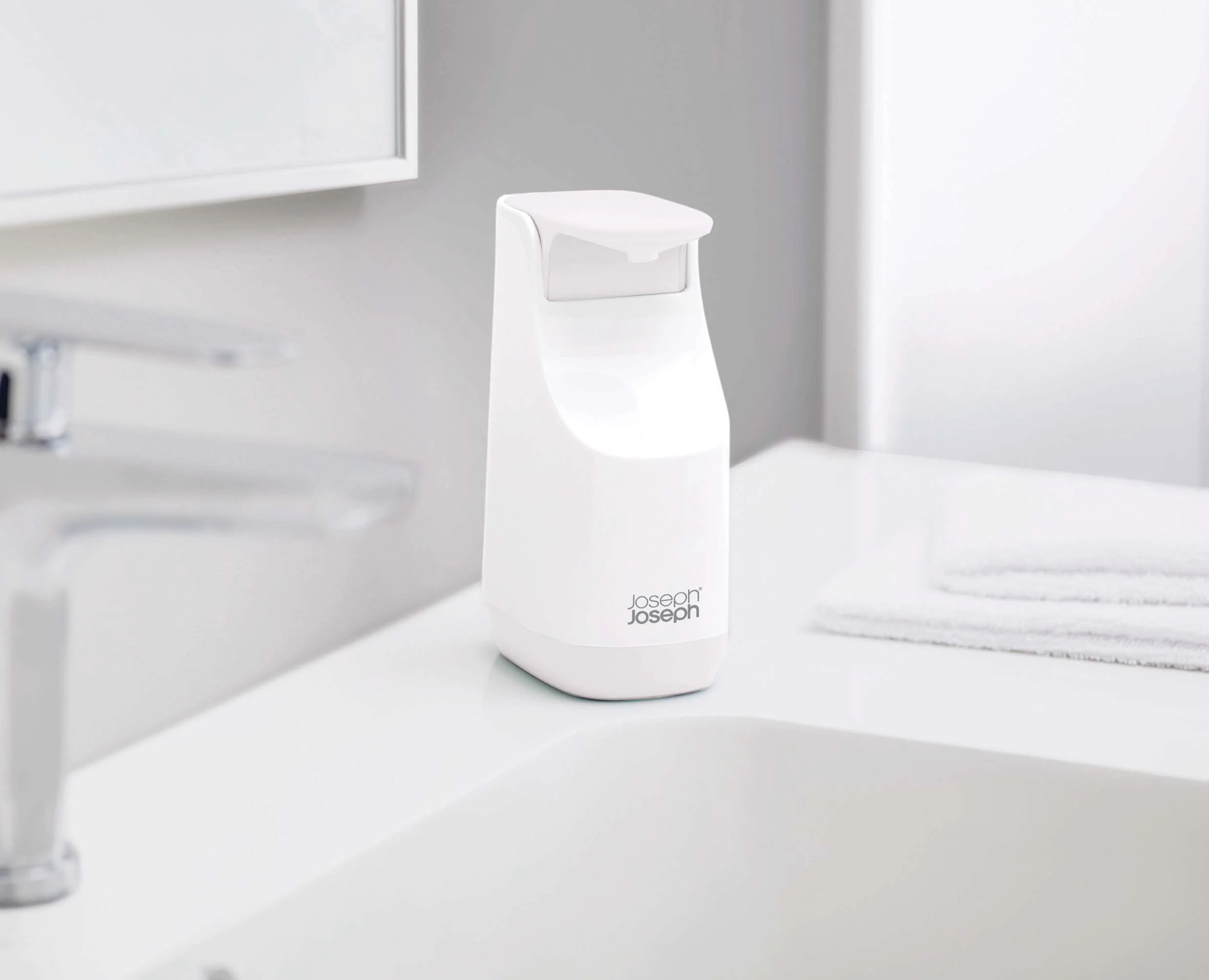 Distributeur de savon compacte Slim™ - Image 3