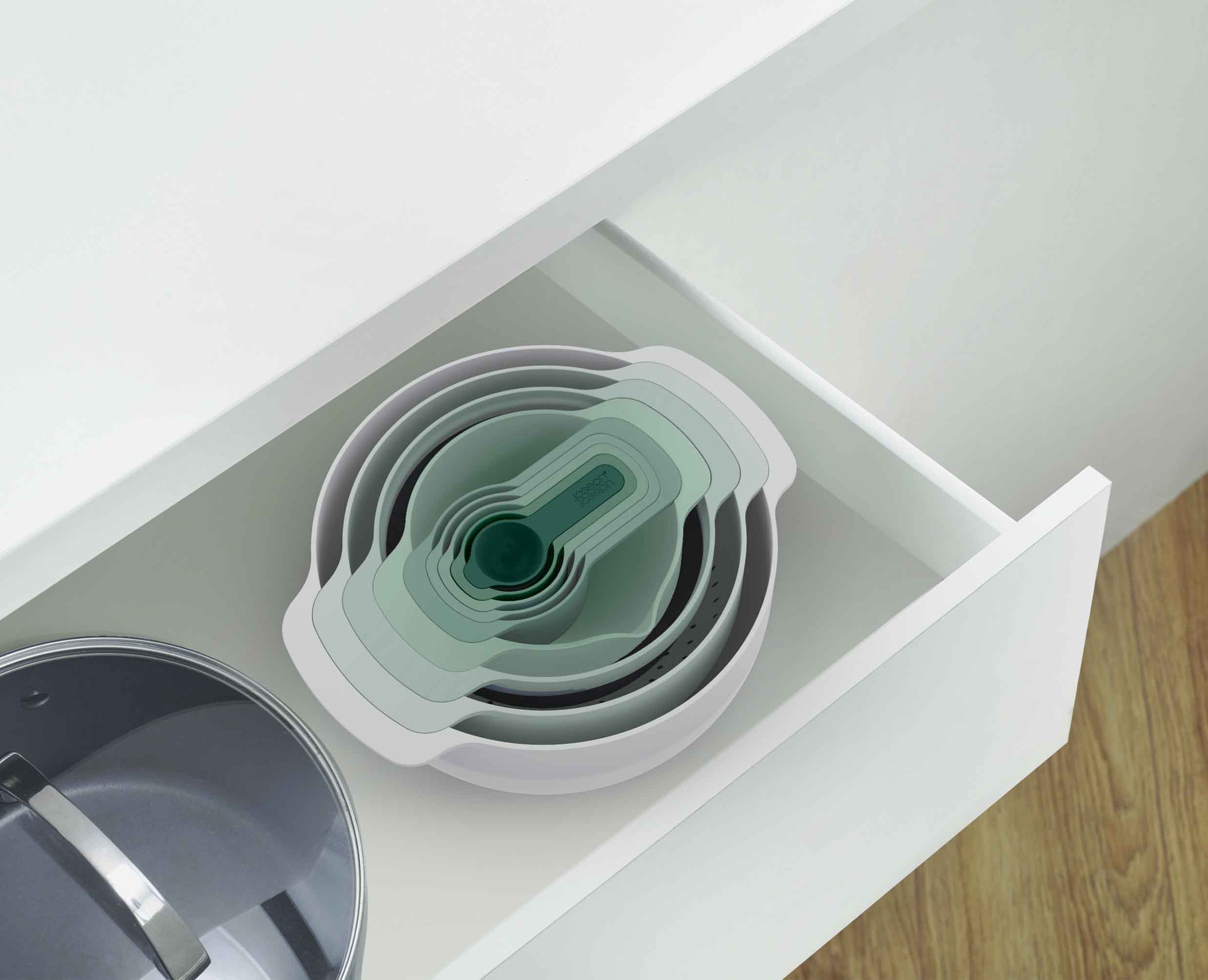 Set Compact de 9 Bols Mélangeurs Empilables en Vert Nest™ 9 Plus - Éditions - Image 5