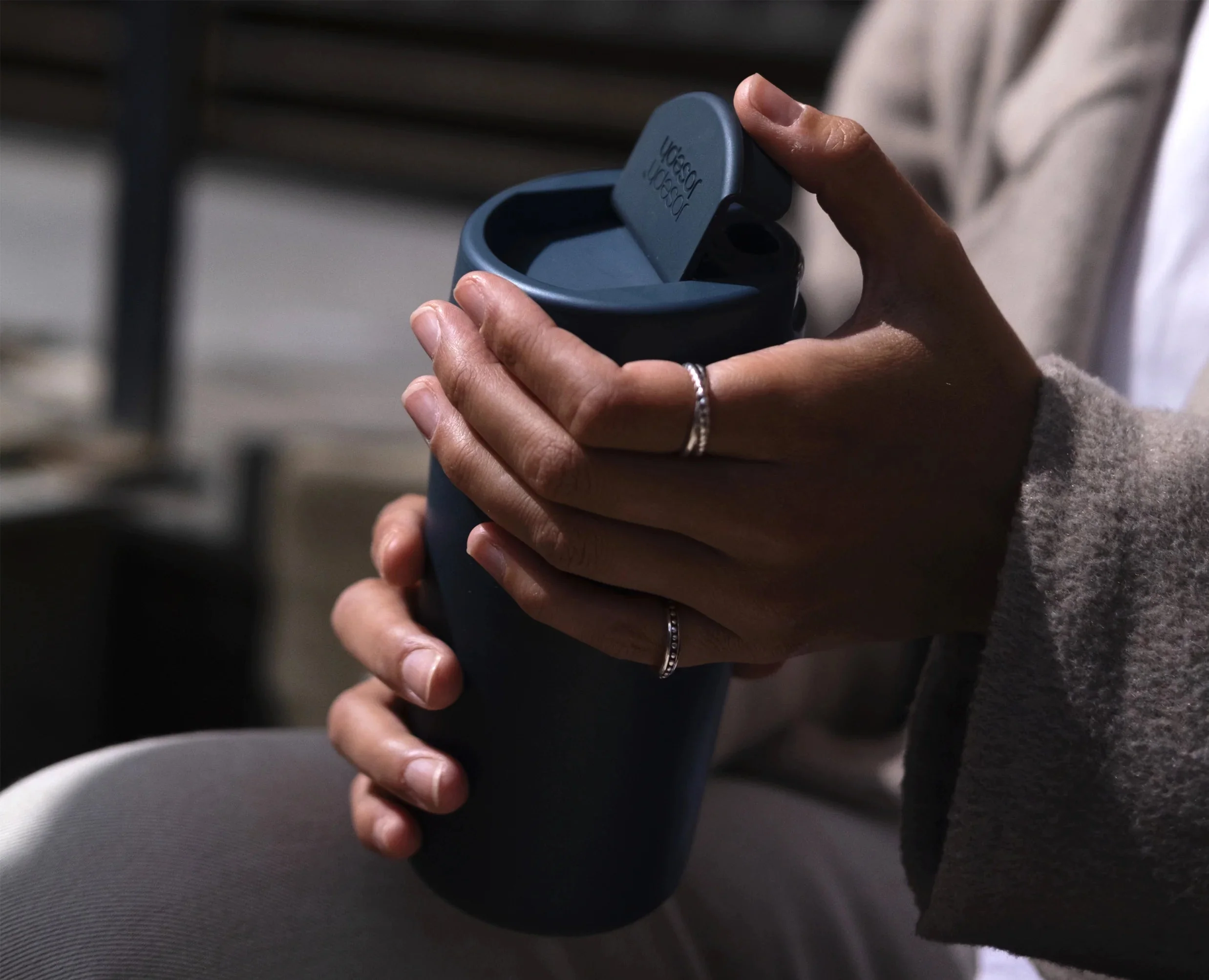 Grand Mug Réutilisable Bleu 454ml Sipp™ - Image 3