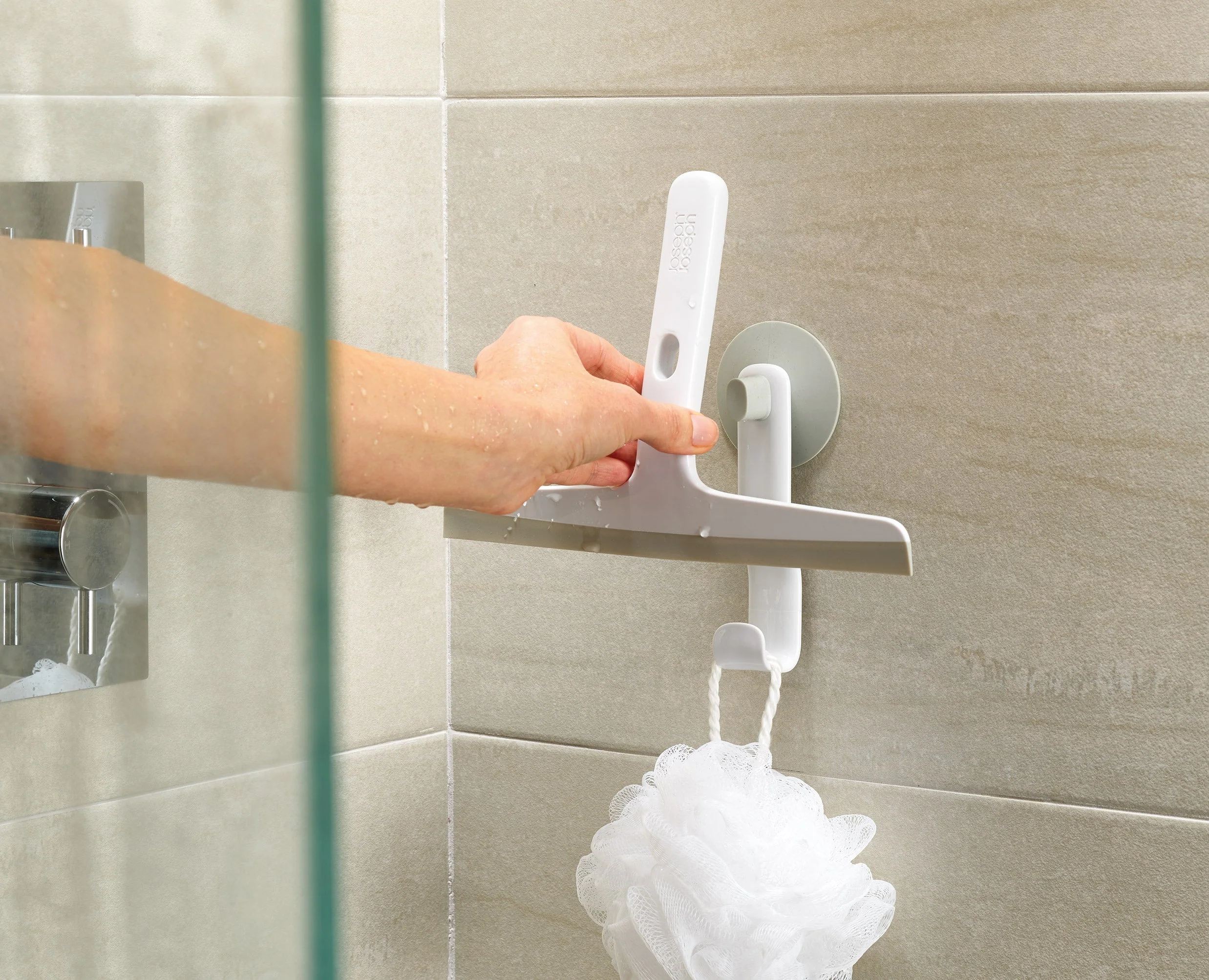 Lot de 2 Raclettes de Douche Grises Claires avec Crochet EasyStore™ - Image 4