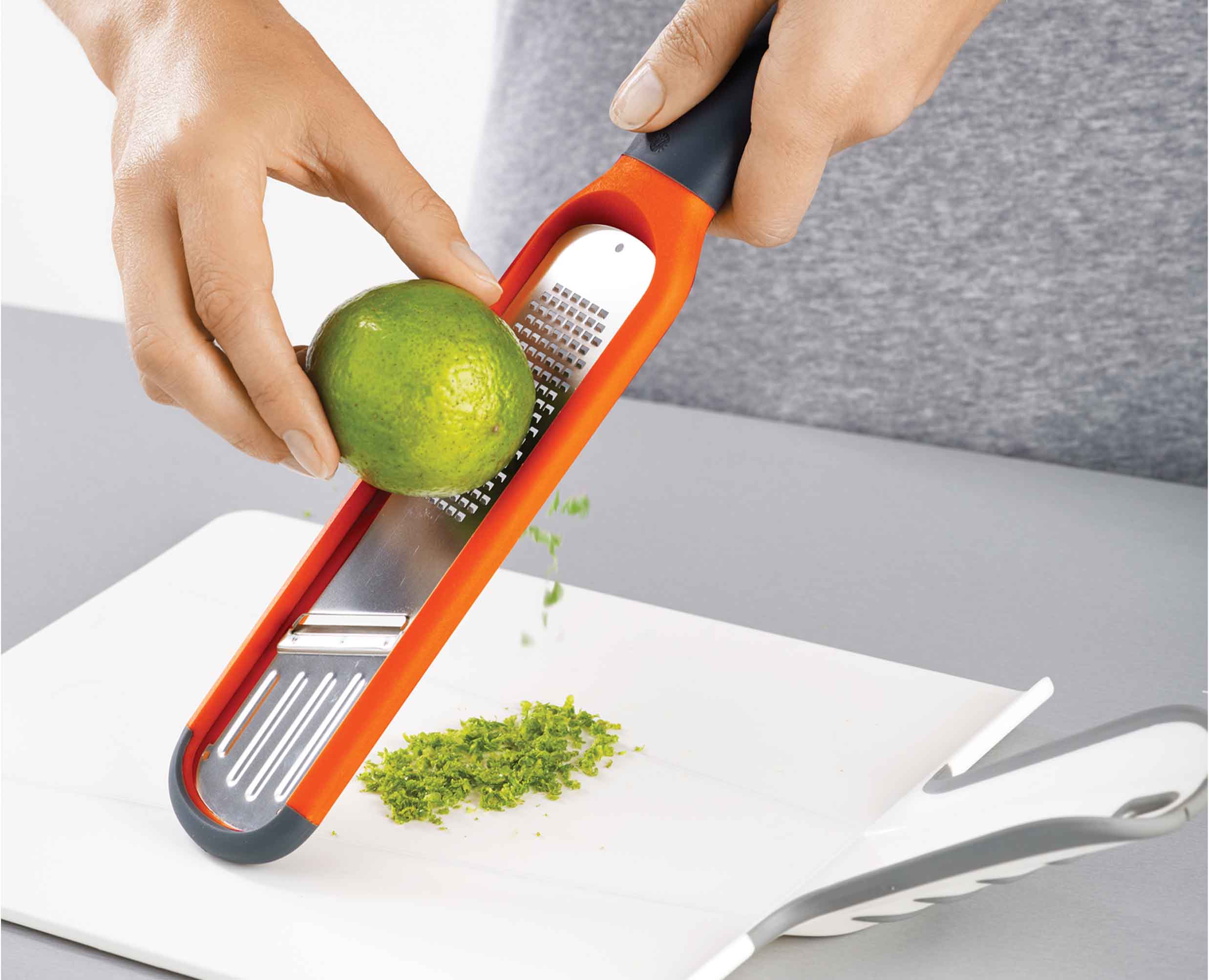 Mini Râpe Eminceur 2-en-1 Orange Handi-Grate™ - Image 6
