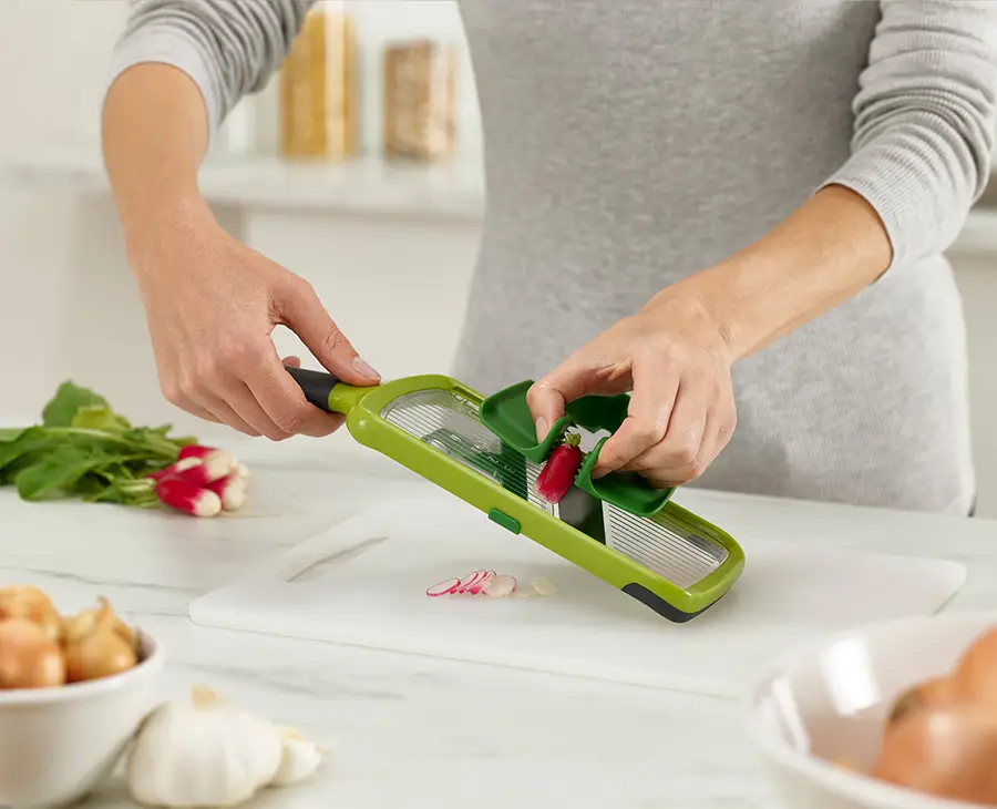 Mandoline de Cuisine 3-en-1 Verte Multi-Grip Mandoline™ - Image 2