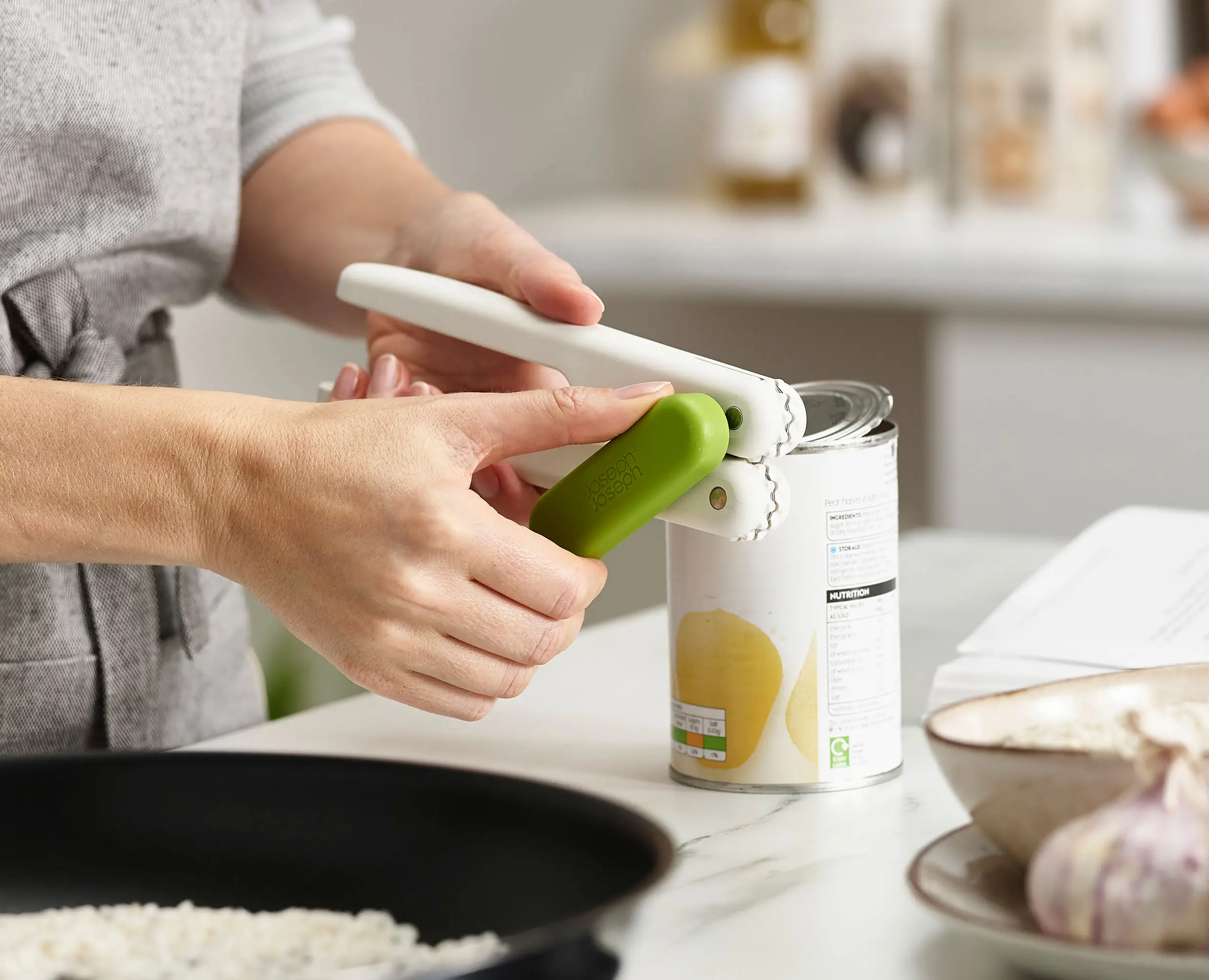 Ouvre-boîte de Conserve 3-en-1 Blanc Pivot™ - Image 3
