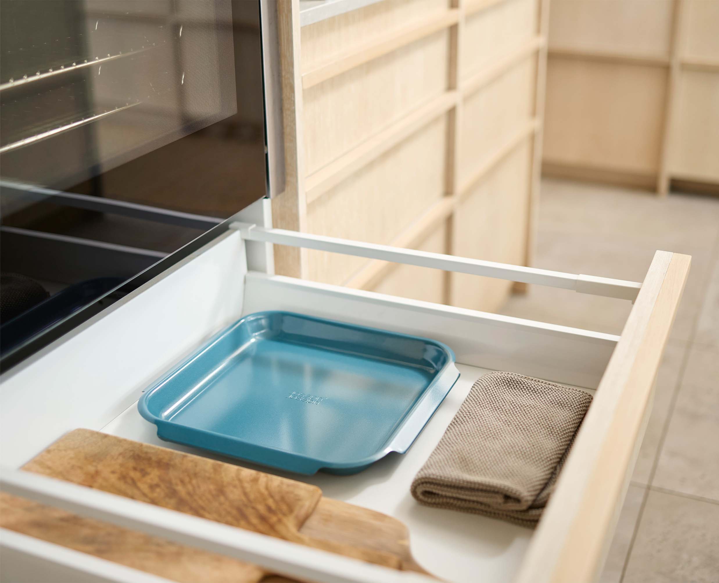 Plat de cuisson antiadhésif bleu Nest™ Bake, moyen - Image 3