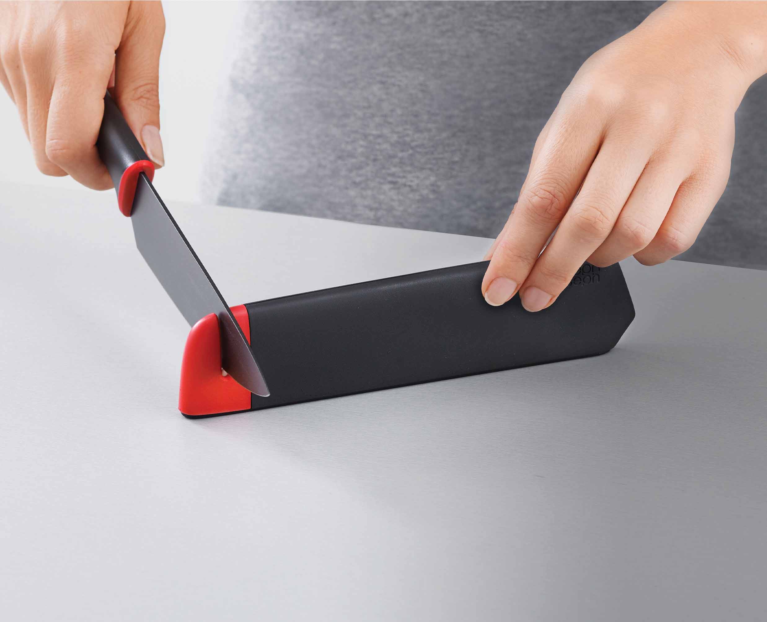 Set de 2 Couteaux de Cuisine avec Aiguiseur Intégré Slice&Sharpen™ - Image 3