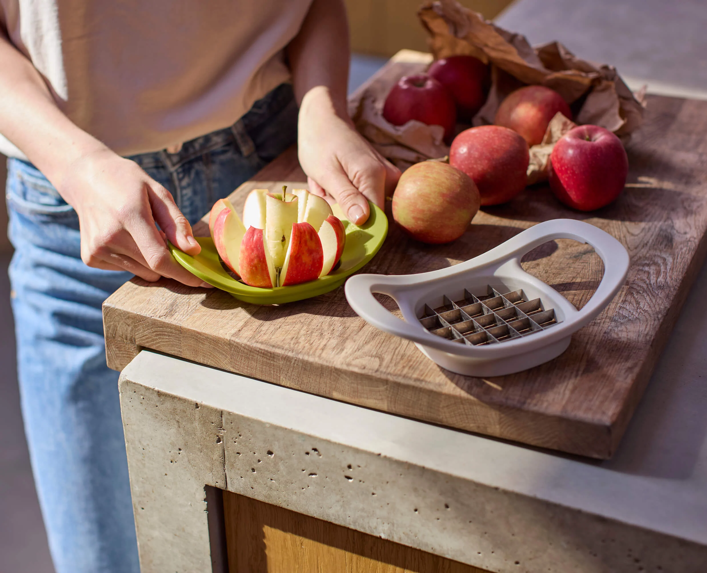 Vide Pommes et Trancheur 2-en-1 Nest™ Press - Image 3